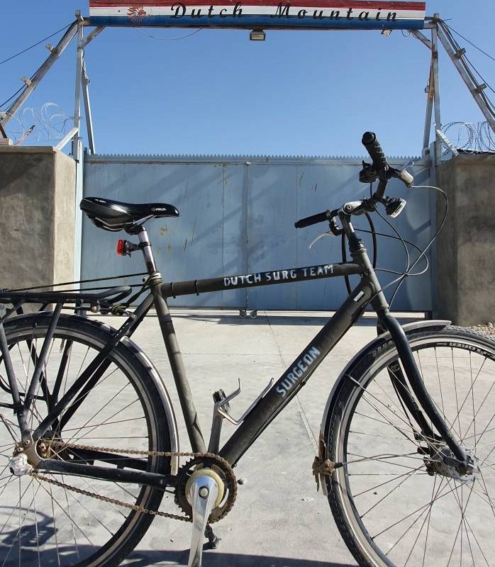 De chirurgenfiets voor de toegangspoort van Dutch Mountain