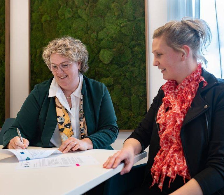 Joyce Berger en Leonie Mekenkamp RON